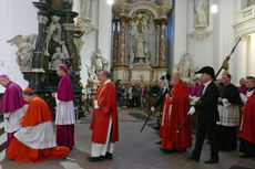 Abschlussvesper der Bischofskonferenz mit Austeilung des Bonifatiussegens (Foto: Karl-Franz Thiede)